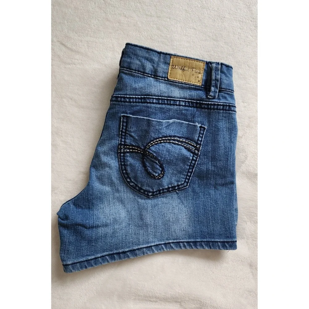 Wishful Park Womens Distressed Y2K Denim Shorts Medium Wash Blue Size 9 JS413354